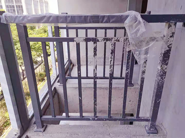 陽(yáng)臺(tái)護(hù)欄